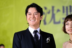 福山雅治、映画『沈黙のパレード』ジャパンプレミアイベント＆完成披露試写会舞台あいさつに登場