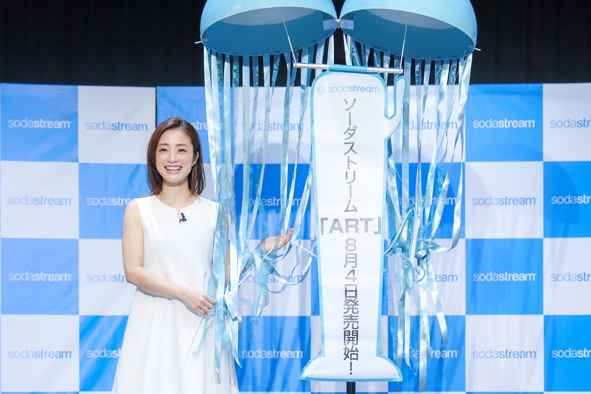 上戸彩、子ども達とバルコニーでプール遊び「一緒にじゃぶじゃぶ入っています」