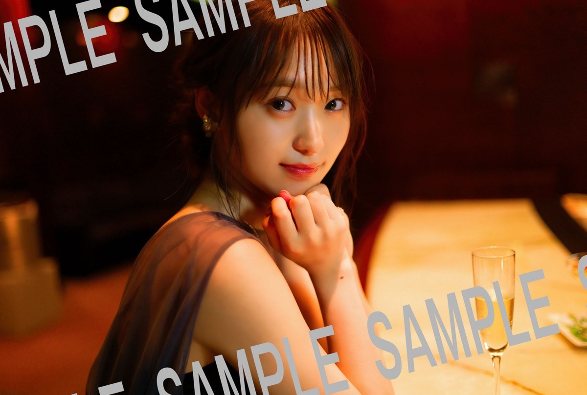 櫻坂46・菅井友香、“ほぼノーメイク素肌”のカットなど写真集ポストカード9種類公開