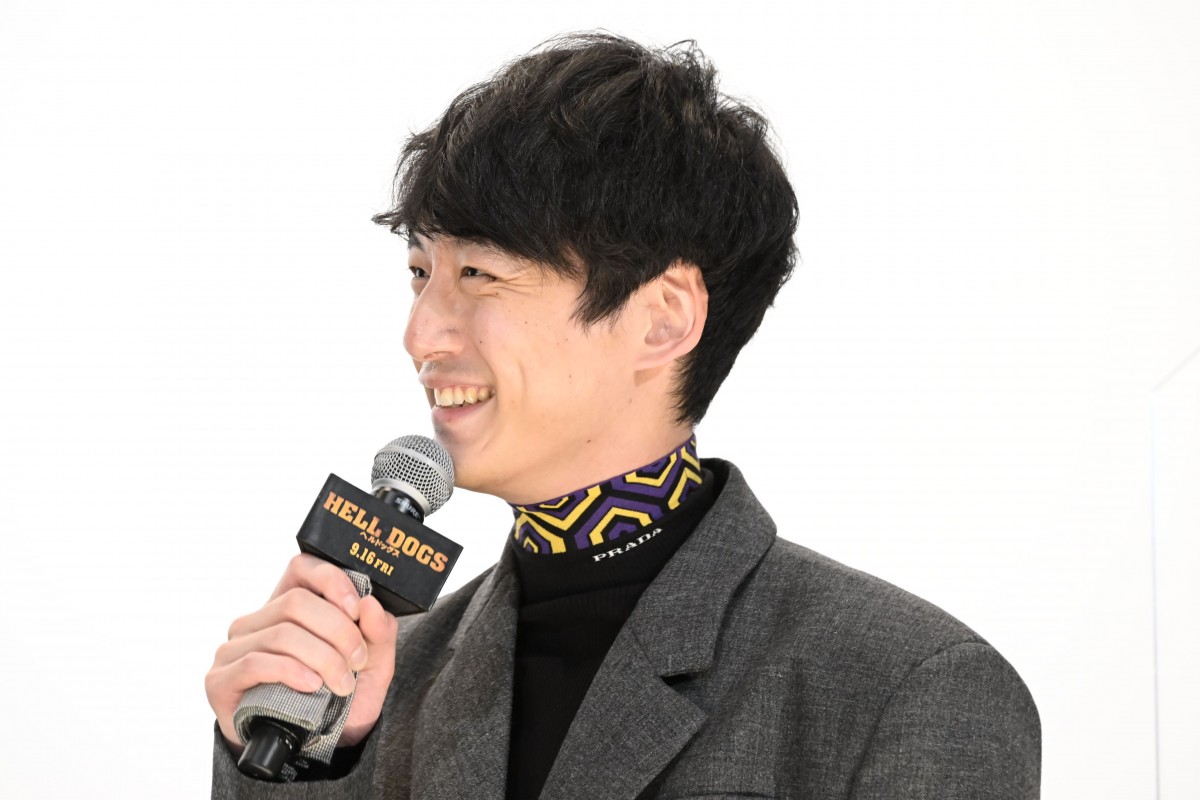 岡田准一、坂口健太郎が食事会に「Tシャツとサンダルで来た（笑）」