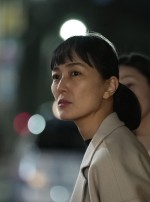 映画『夜明けまでバス停で』主人公・北林三知子役の板谷由夏