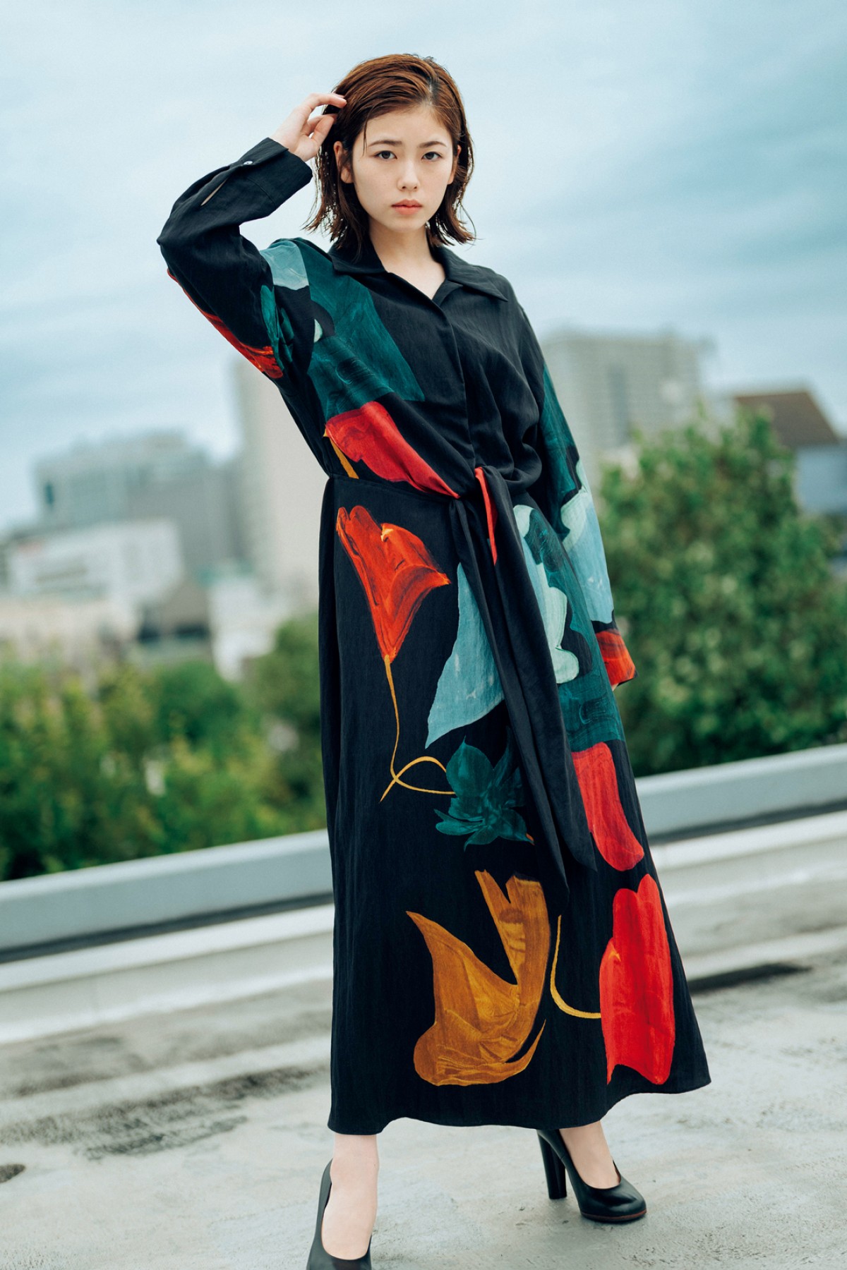 歌舞伎町の元No.1キャバ嬢・ジョウナイシ鳴が、アイドル初グラビア