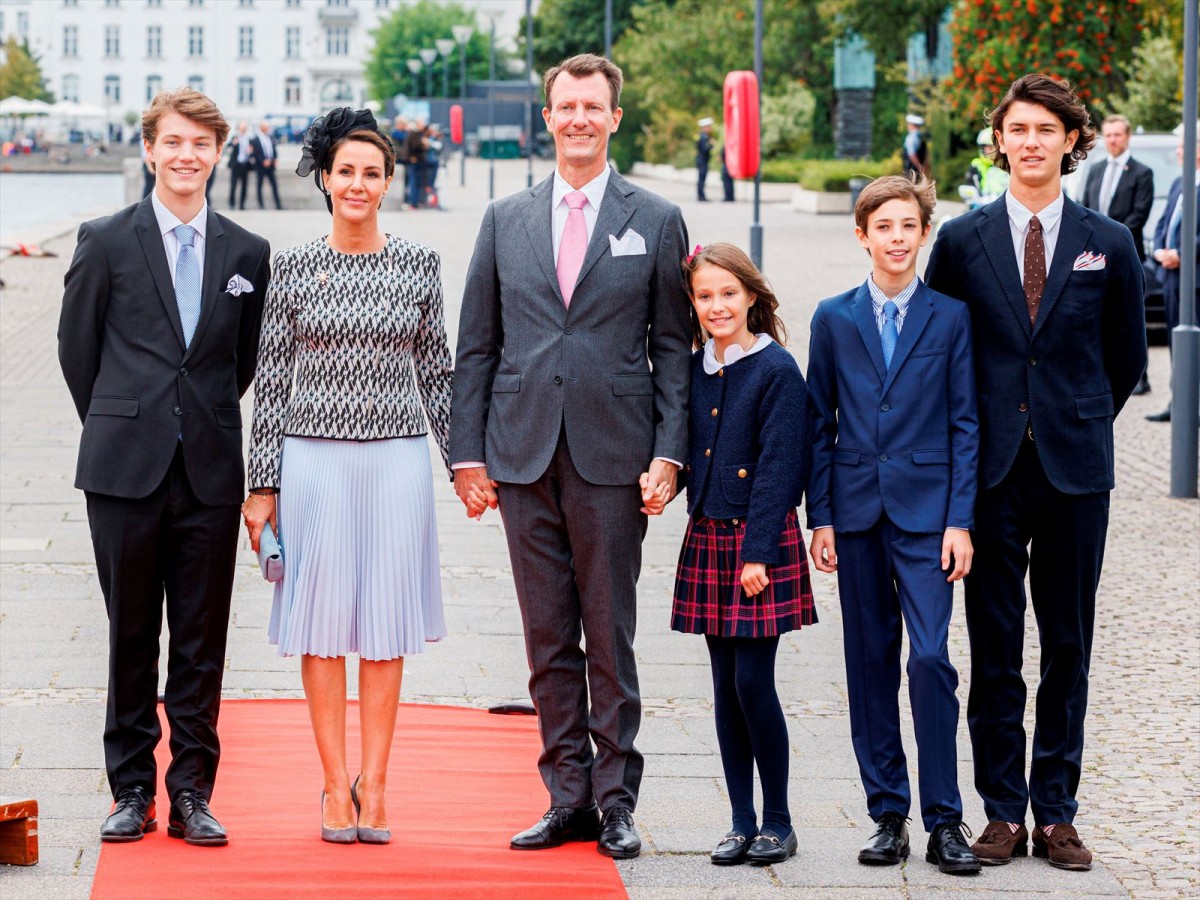 デンマーク王室、女王の孫4人から王子・王女の称号はく奪　それぞれ自由な人生を歩むため