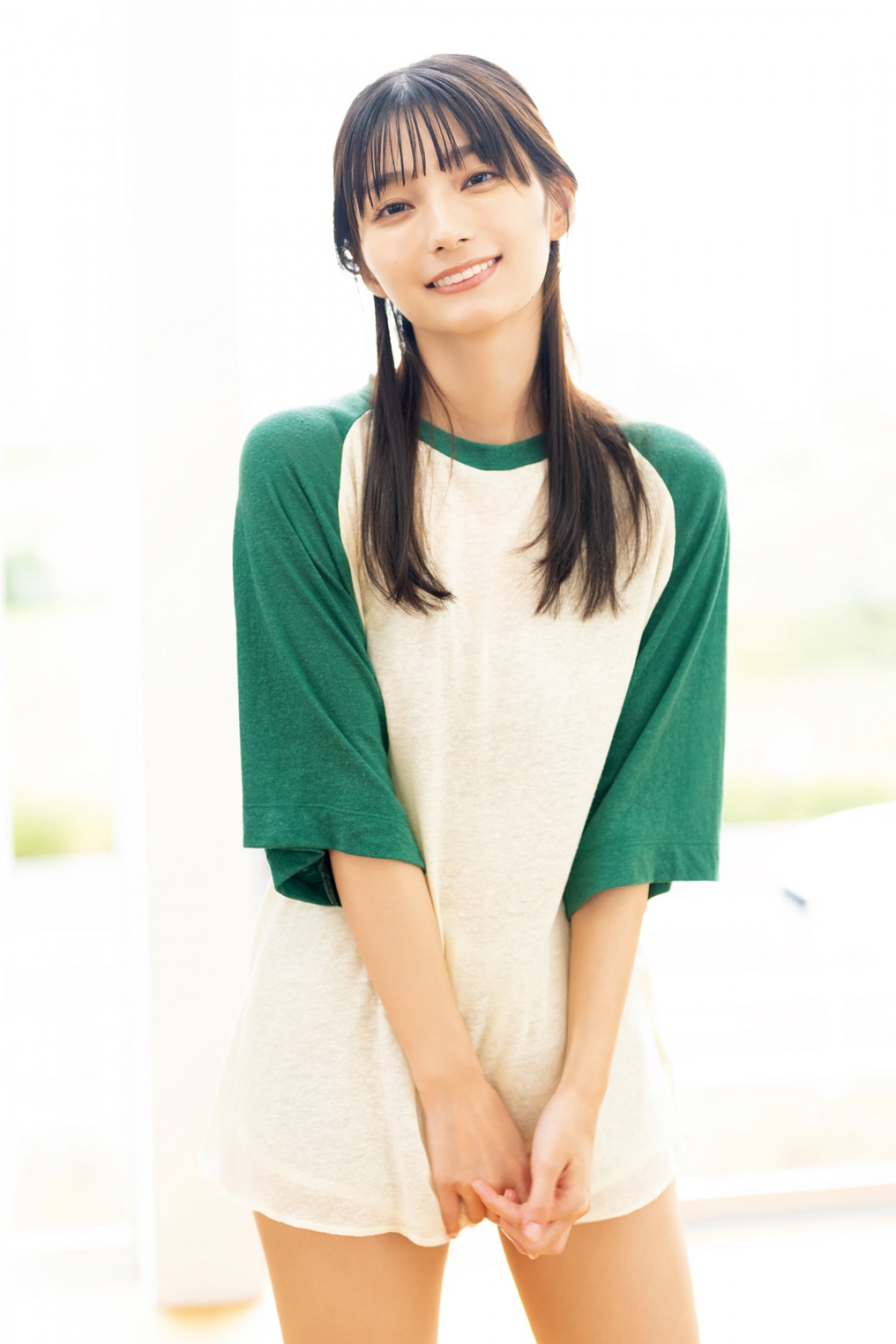 歌舞伎町の元No.1キャバ嬢・ジョウナイシ鳴が、アイドル初グラビア