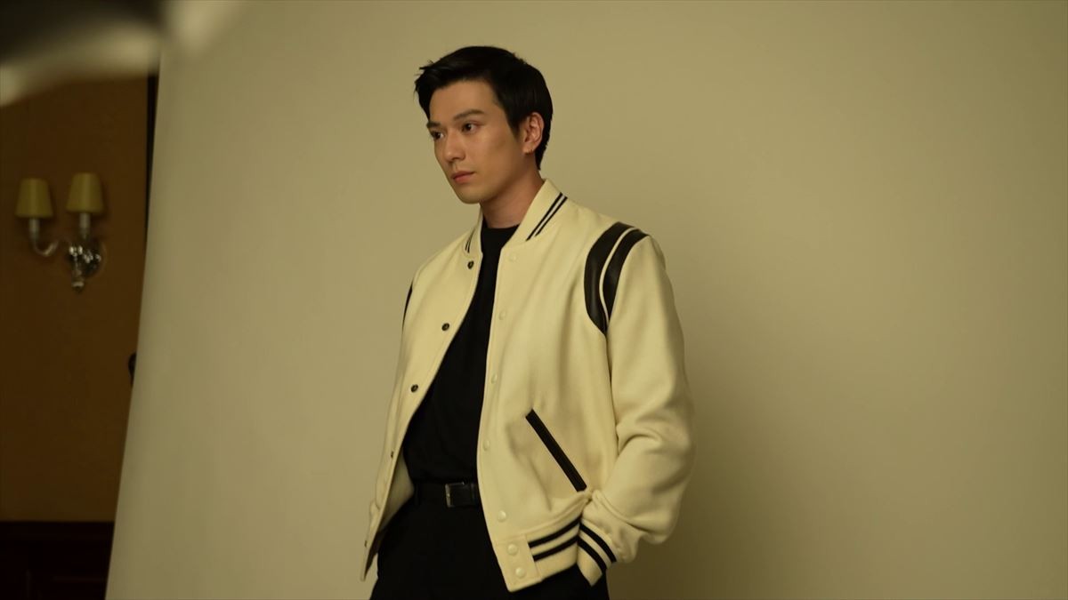 新田真剣佑とまるでホテルでお泊りデート気分!?　大人の色気あふれる新CMにドキッ