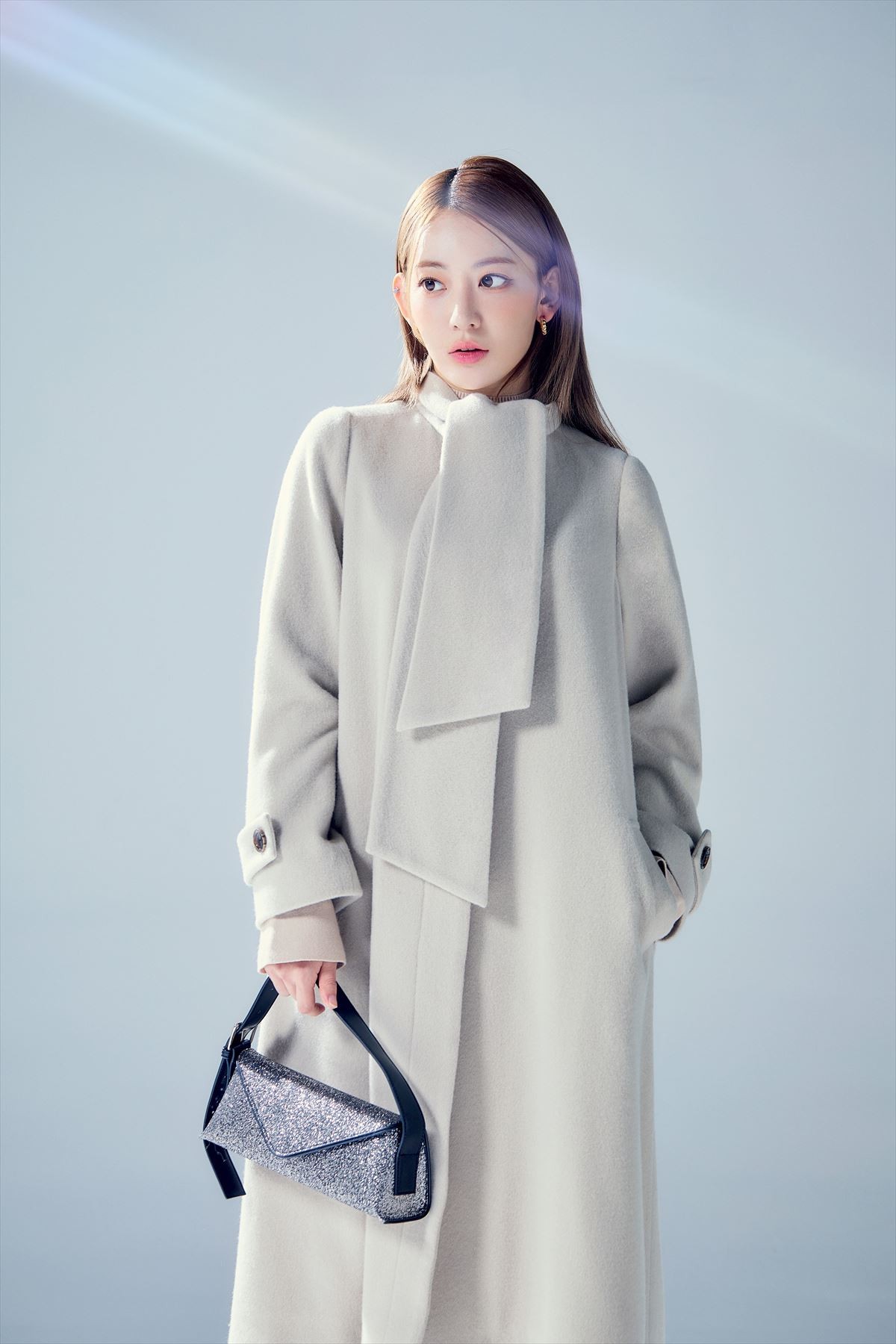 宮脇咲良、上品＆大人っぽい秋コーデ　「sweet」表紙に2度目の登場