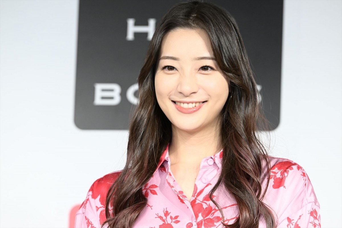 足立梨花、メモリアル写真集発売に喜び 30代は「変化を恐れず受け入れて」