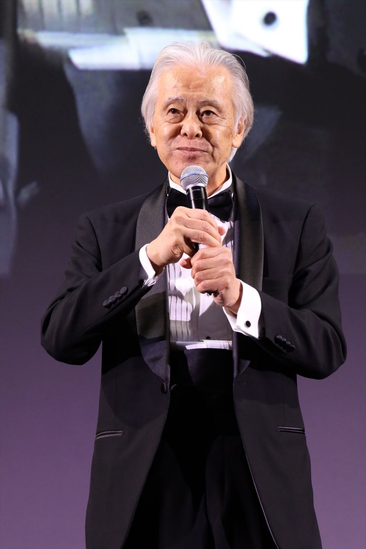 宝塚OGのパフォーマンスで開幕！　橋本愛＆二宮和也が熱い映画愛を語る＜第35回東京国際映画祭＞
