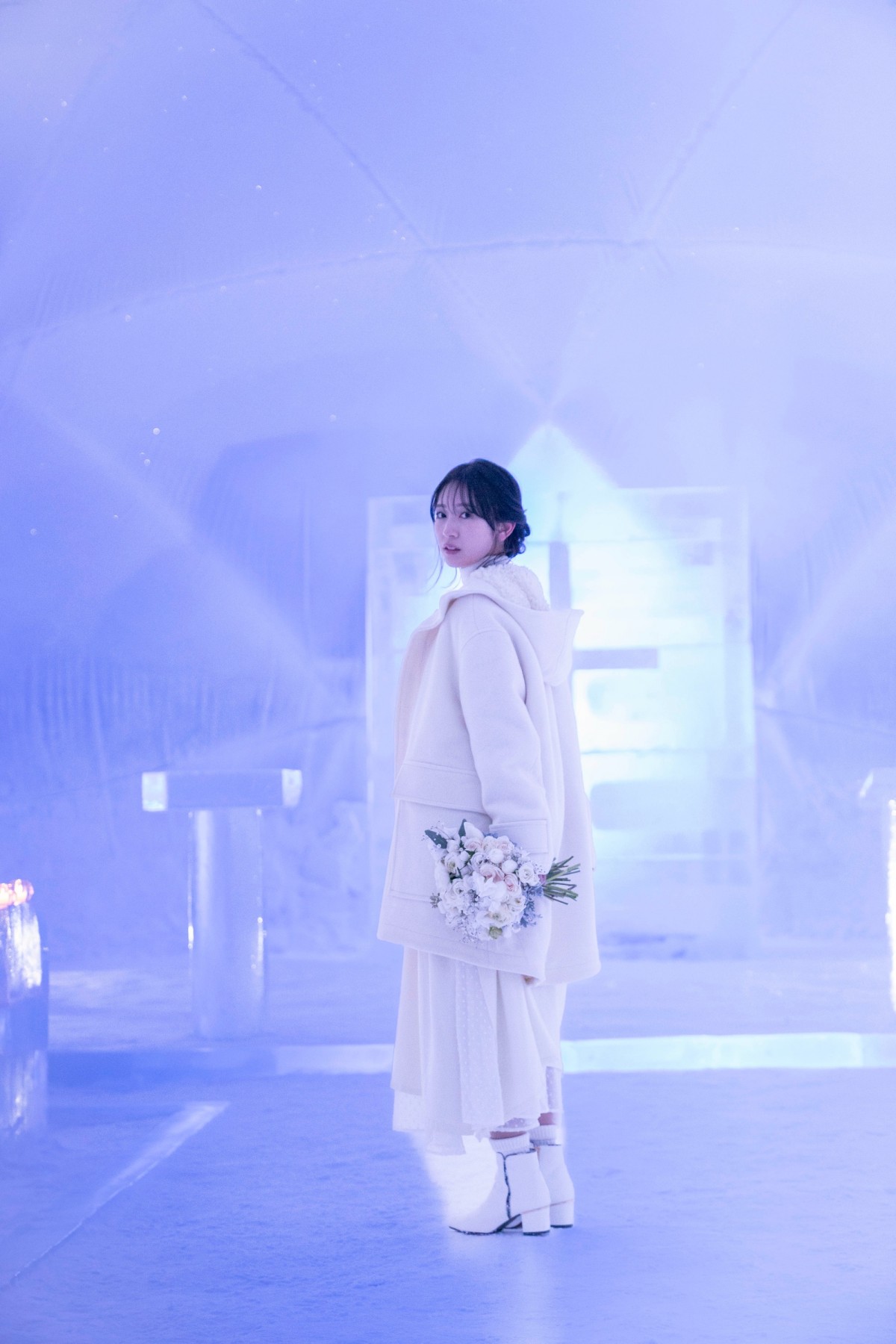 日向坂46・金村美玖、マイナス10℃　氷の教会での幻想的なショット公開