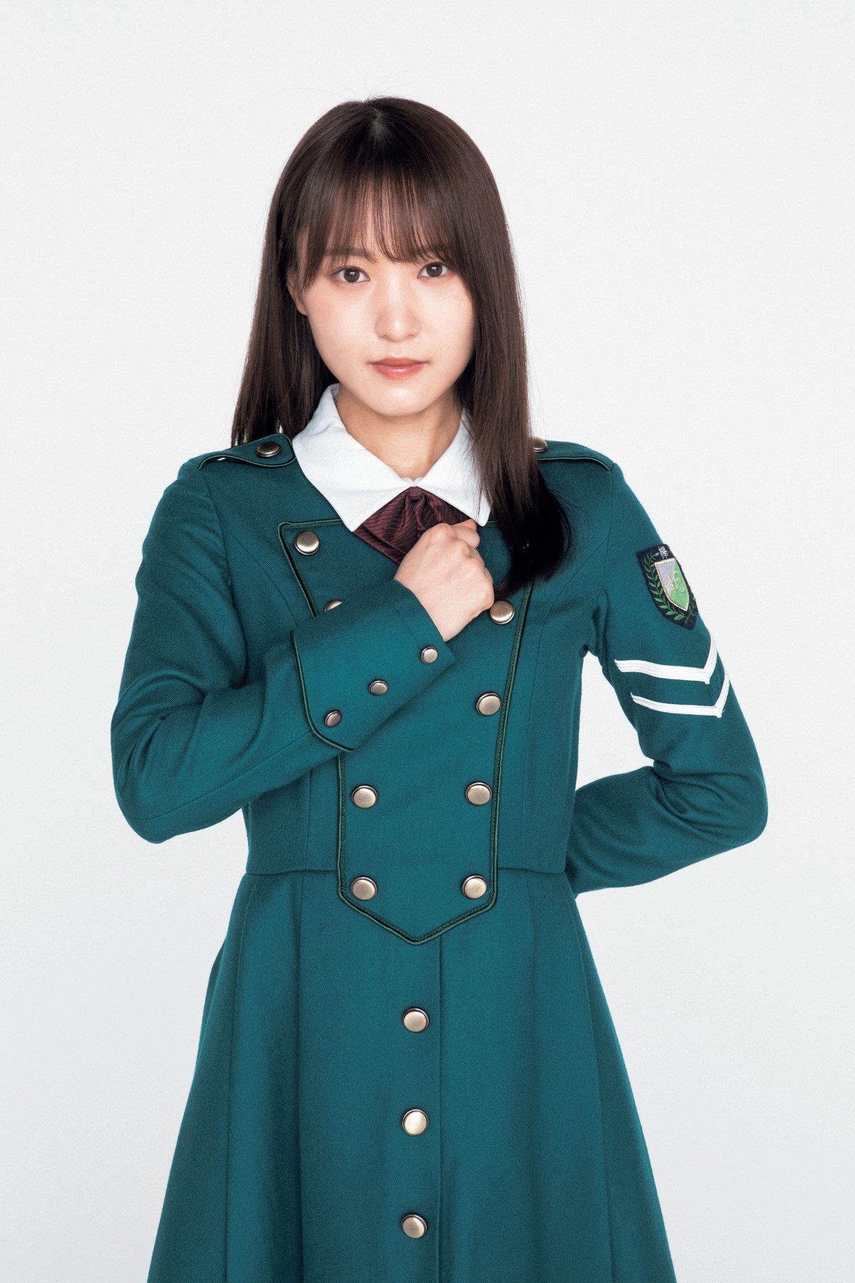 櫻坂46・菅井友香、高級ヴィラのベッドルームで撮影　卒業写真集未収録カット公開