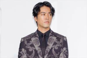 桐谷健太、映画『ラーゲリより愛を込めて』完成披露舞台挨拶に登場