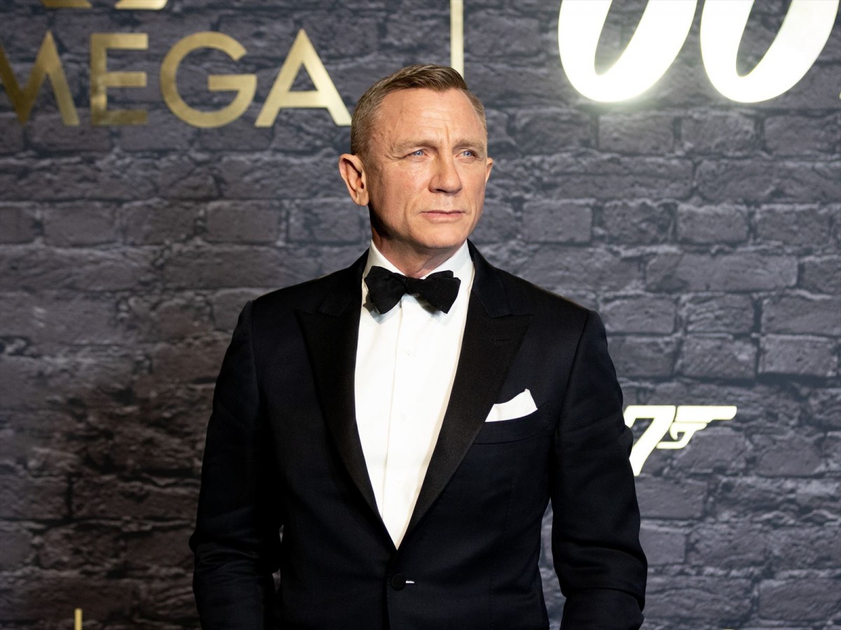 「007」60周年記念パーティー開催　ダニエル・クレイグがタキシードで登場