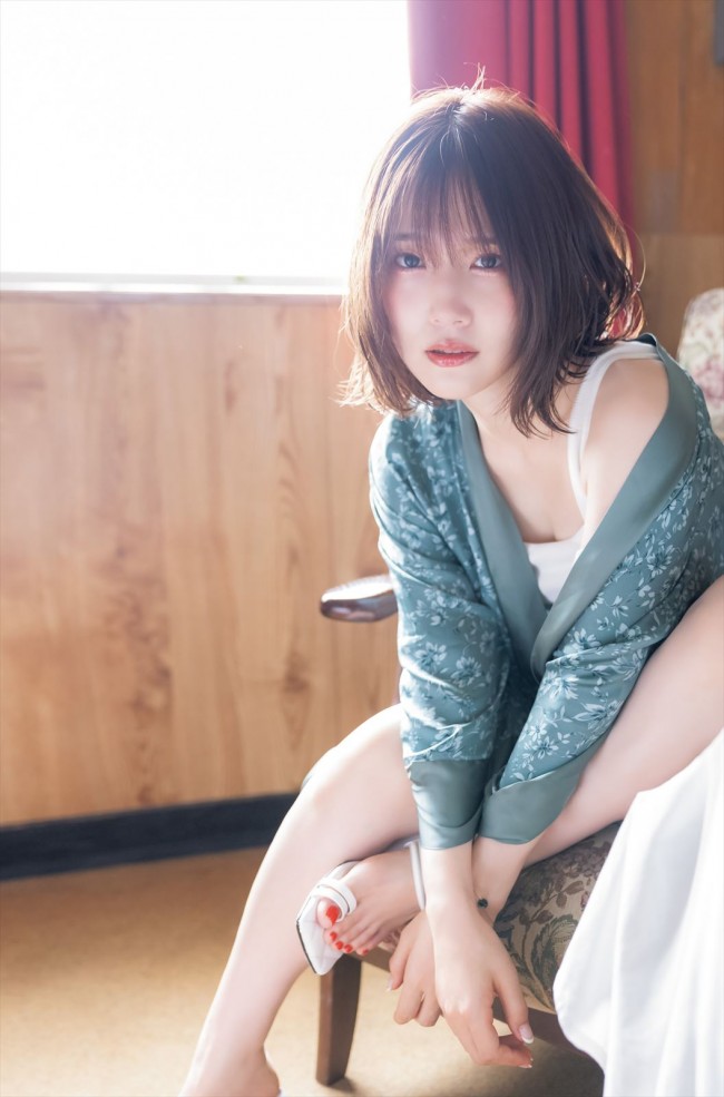 片岡凛19歳、美貌と表現力を進化させ「ヤンジャン」9ヵ月ぶりグラビア