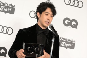 大泉洋、「GQ MEN OF THE YEAR 2022」フォトコールに登場