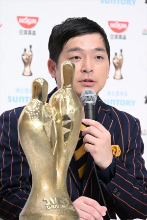 ウエストランド、『M-1グランプリ2022』優勝者記者会見に登場