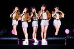 「Hello! Project 研修生発表会2022 12月Snowflake～結晶～」に出演したハロプロ研修生ユニット'22（左から）松原ユリヤ、植村葉純、橋田歩果、村越彩菜、小野田華凜