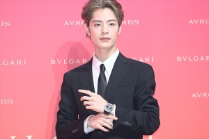 塩野瑛久、「BVLGARI AVRORA AWARDS 2022」ゴールデンカーペットセレモニーに登場