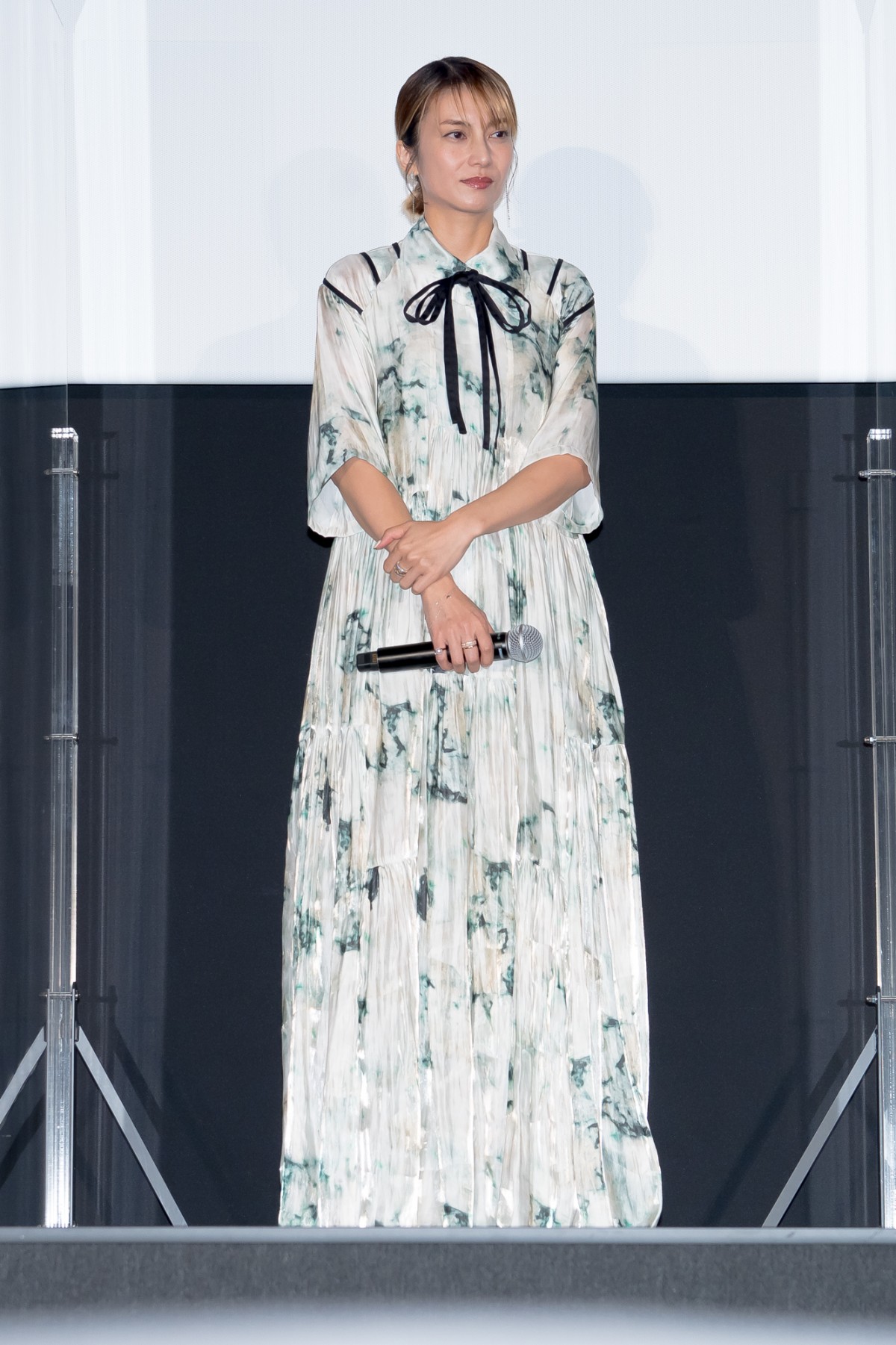大泉洋、厚底靴で登場　目黒蓮「見たことないです、そんな厚いやつ」とツッコミ