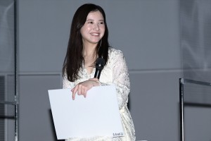 吉高由里子、ドラマ『星降る夜に』制作発表記者会見に登場