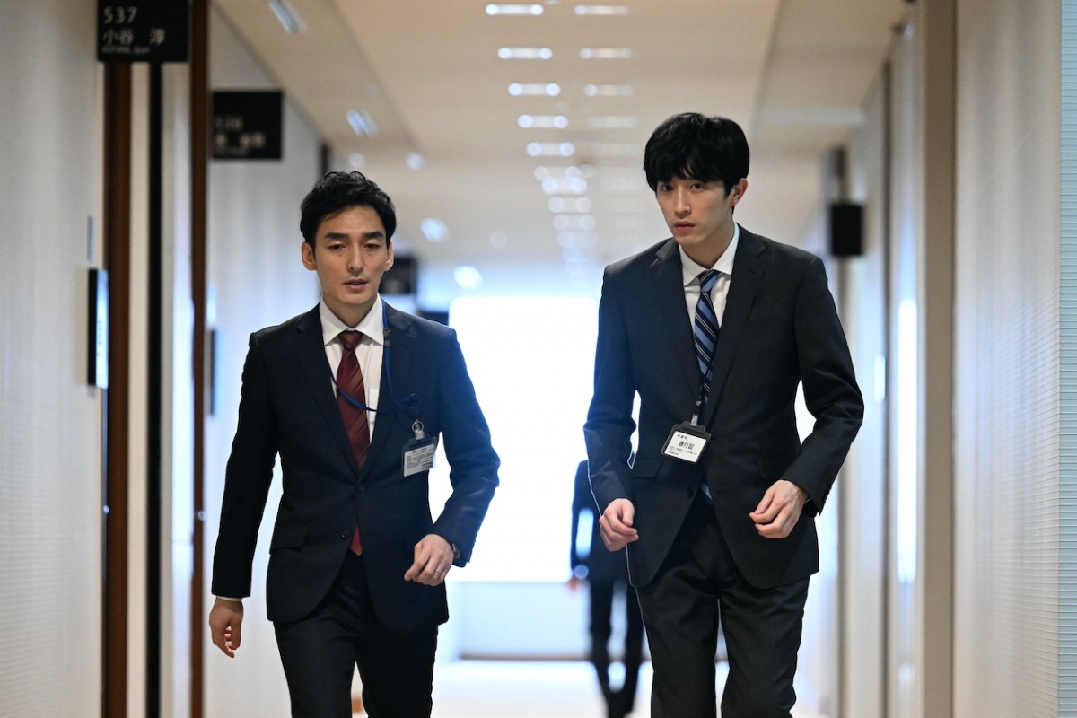 『罠の戦争』草なぎ剛、月曜22時に帰還　熱演に称賛続々「心持ってかれる」