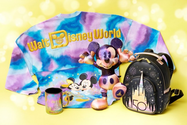 「ディズニーストア」WDWの50周年記念アイテム発売! オーロラカラーの魅惑的なデザイン