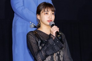 坂ノ上茜、映画『BAD CITY』初日舞台挨拶に登場