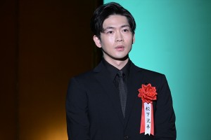 松下洸平、2023年 エランドール賞 授賞式に登場