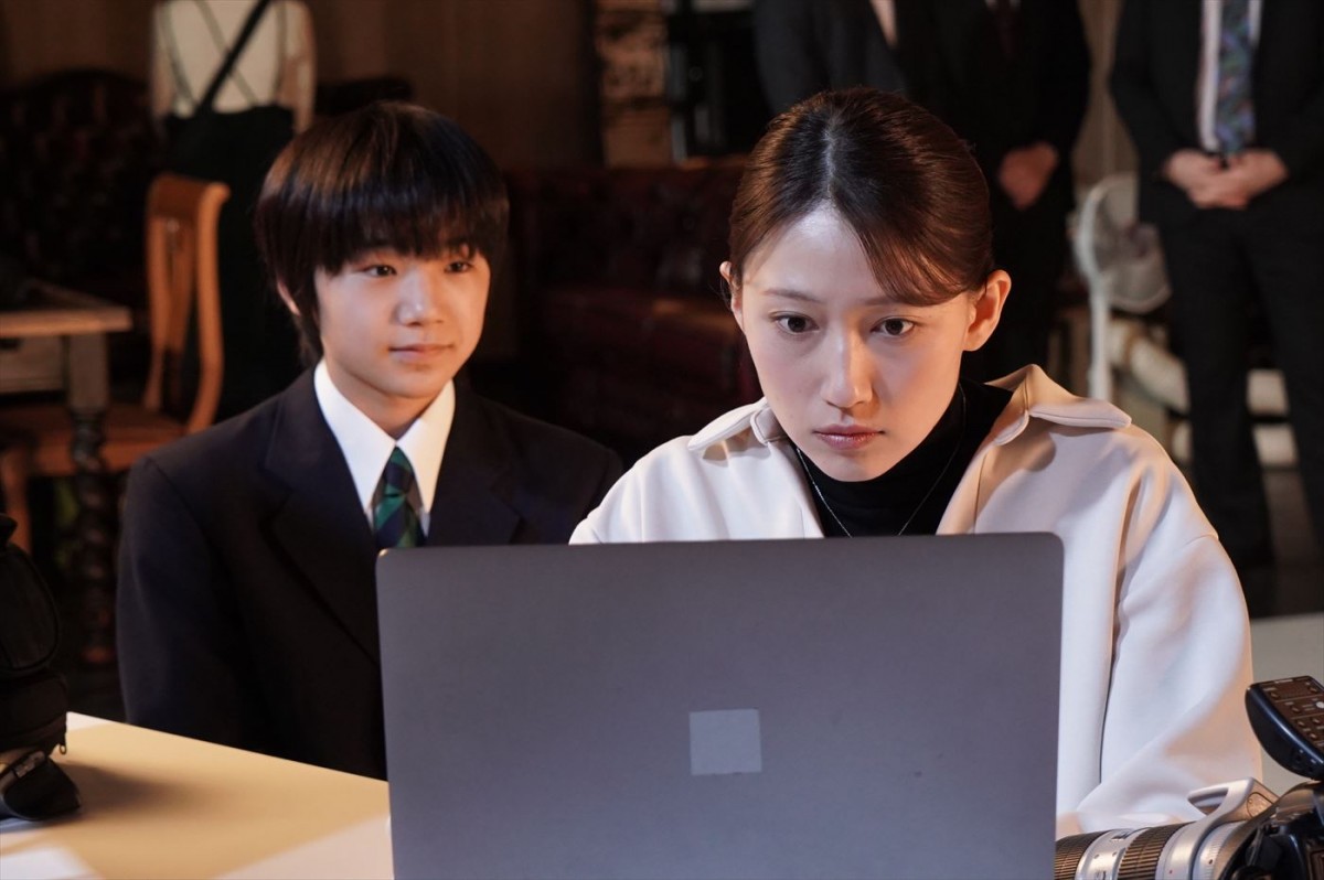 放送400回突破記念の『相棒』、今夜は右京と小手鞠が疑似夫婦に？　来週は寺田心が初登場！