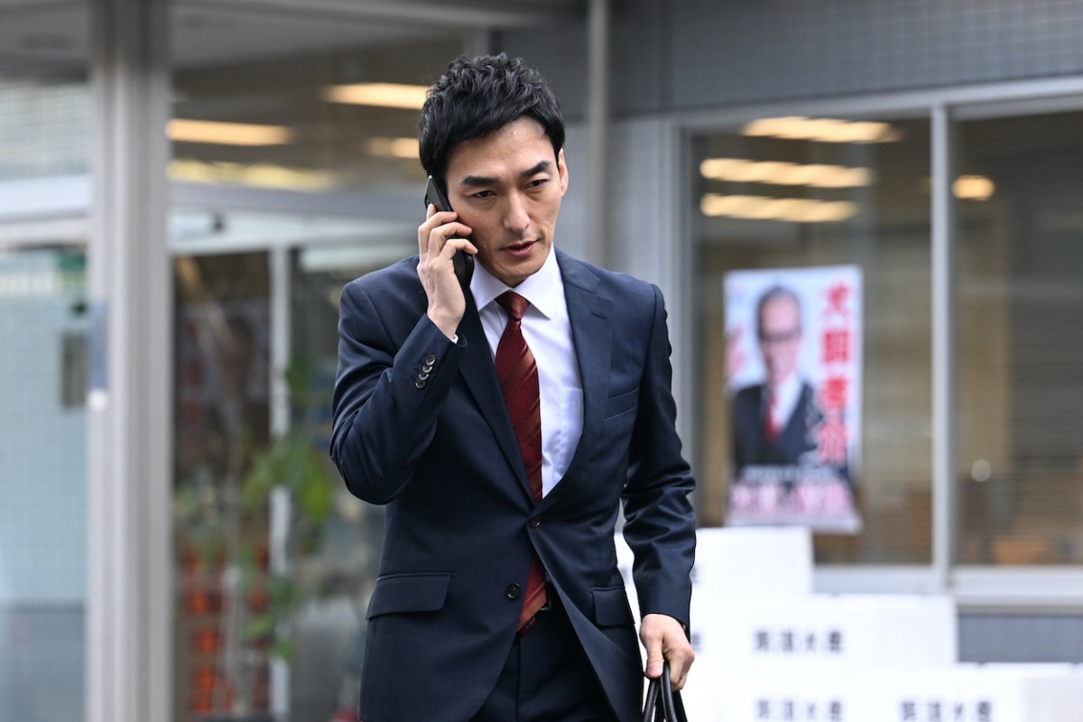 『罠の戦争』第4話　“鷲津”草なぎ剛、後援会長と対面　懐に入り込むためほん走