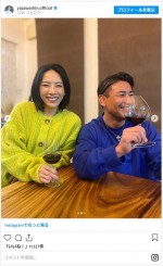 結婚記念日を迎えた（左から）矢沢心、魔裟斗 ※「矢沢心」インスタグラム