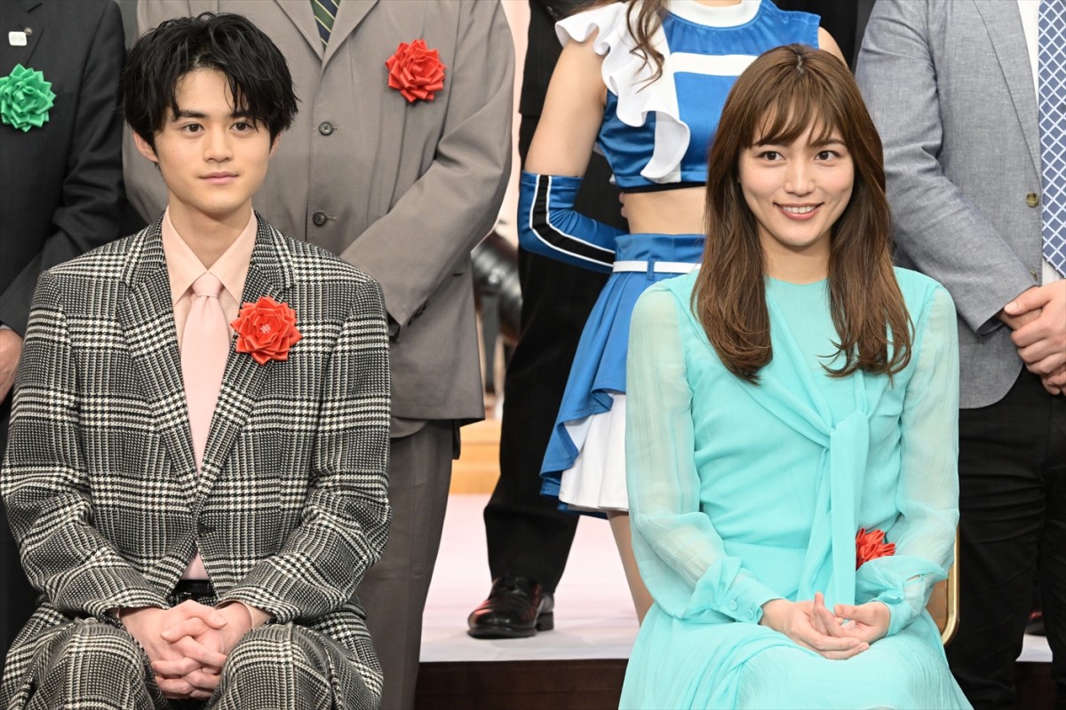 『デジタル・コンテンツ・オブ・ジ・イヤー’22/第28回AMDアワード』授賞式に出席した川口春奈&鈴鹿央士