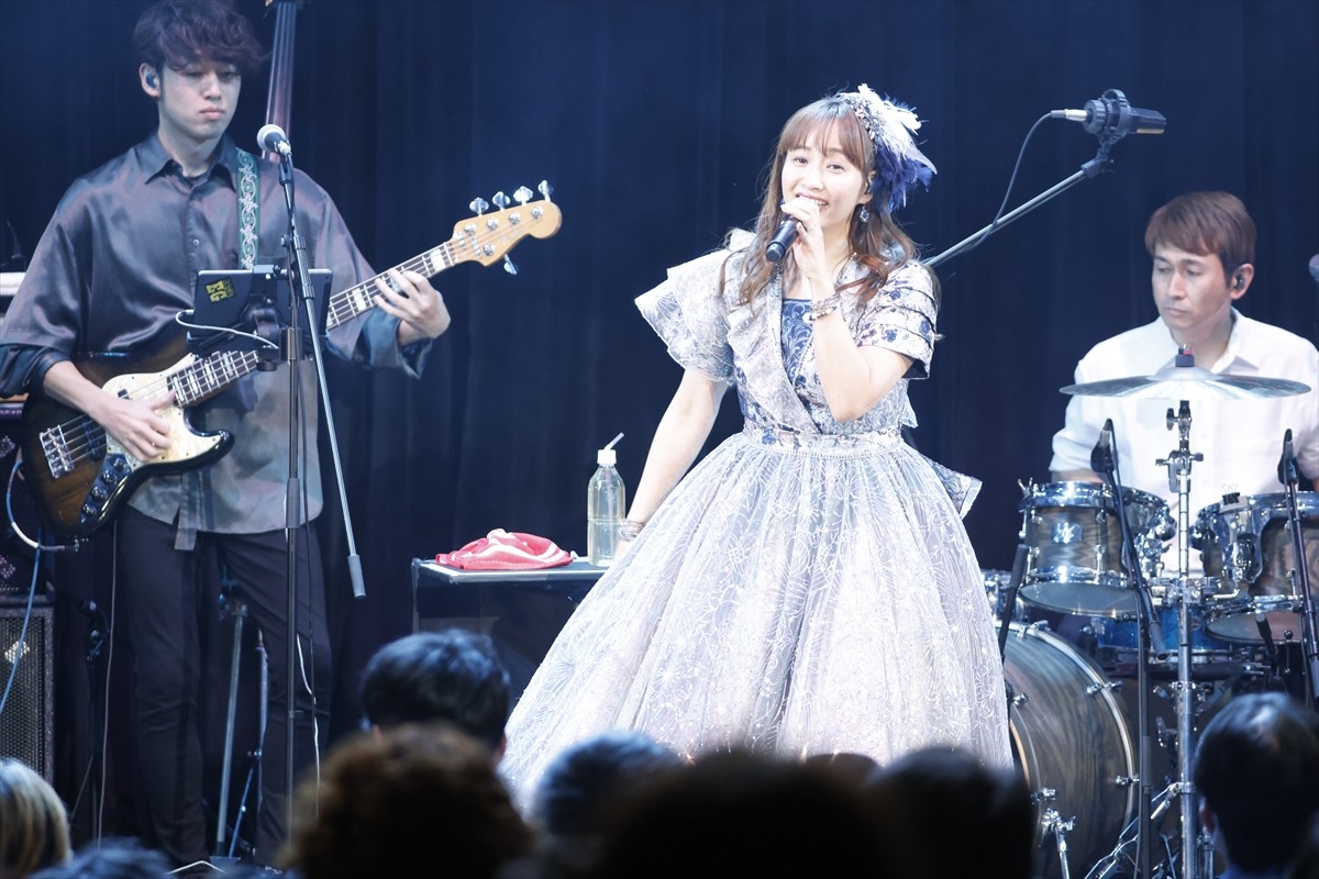 藤本美貴、20周年ライブで夫・庄司智春ヲタ芸リベンジ　モー娘。同期・田中れいなとの不仲説も完全否定