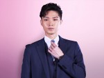 ドラマ『ケイジとケンジ、時々ハンジ。』に出演する磯村勇斗