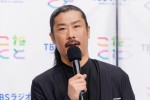 パンサー・菅良太郎、TBSラジオ春の新番組記者会見に登場