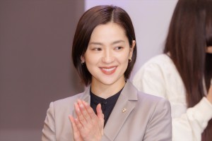 中村アン、ドラマ『ケイジとケンジ、時々ハンジ。』記者会見に登場