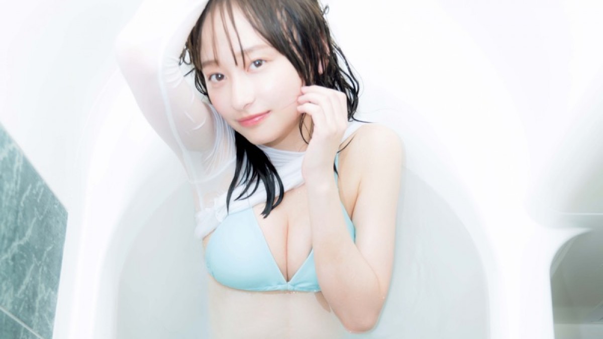 影山 優佳 水着