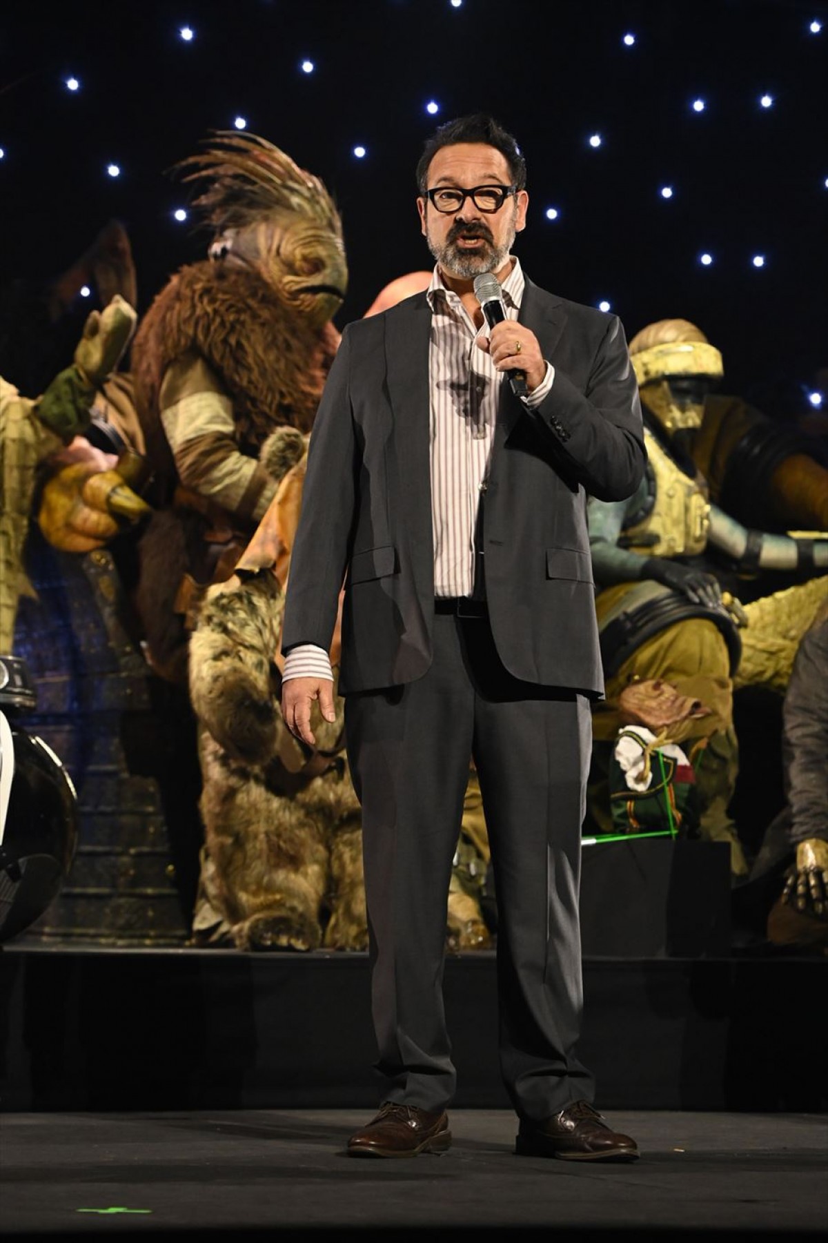 「スター・ウォーズ」新情報一挙発表　過去、現在、未来を描く、新作映画3本の製作決定　デイジー・リドリーらのコメント到着