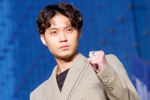 磯村勇斗、映画『最後まで行く』大階段スペシャルフォトセッション＆完成披露舞台挨拶に登場