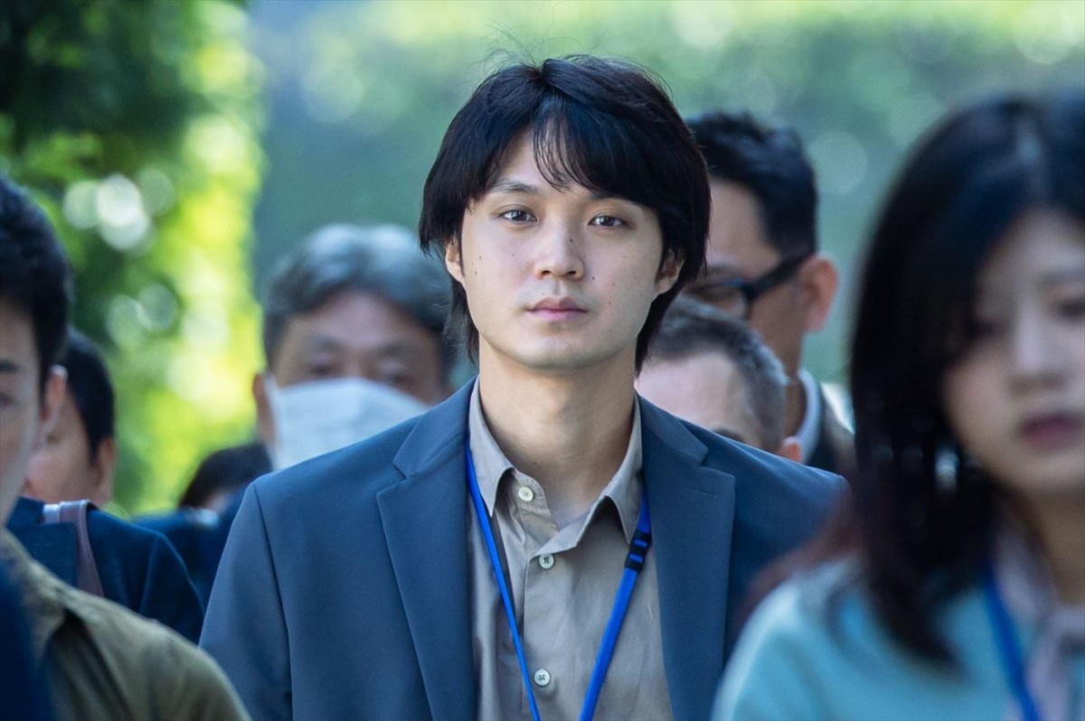 稲垣吾郎×新垣結衣共演『正欲』に磯村勇斗、佐藤寛太、東野絢香が出演　5人の場面写真解禁