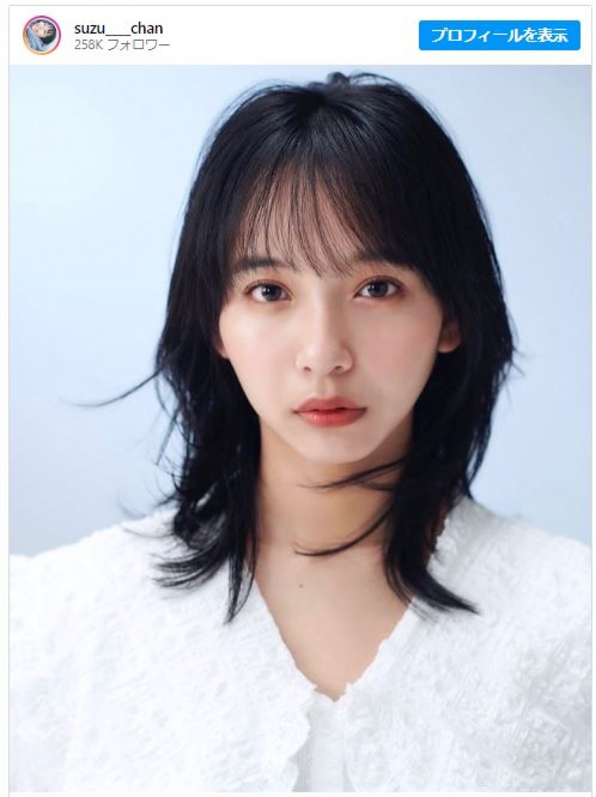 宣材写真をリニューアルした山之内すず　※「山之内すず」インスタグラム
