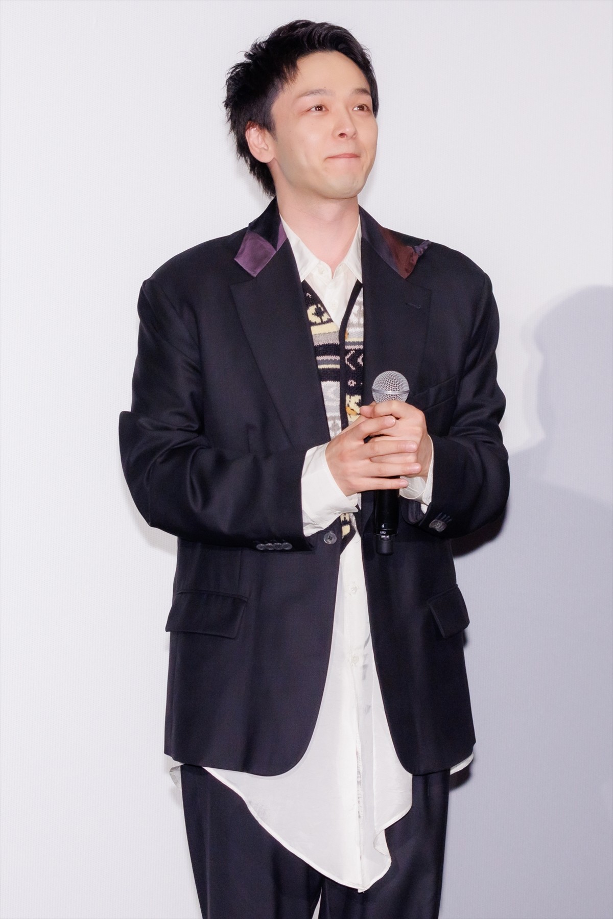 中村倫也、結婚後初の公の場　日村勇紀が共演者の反応明かす「一気にグループLINEが動いた」