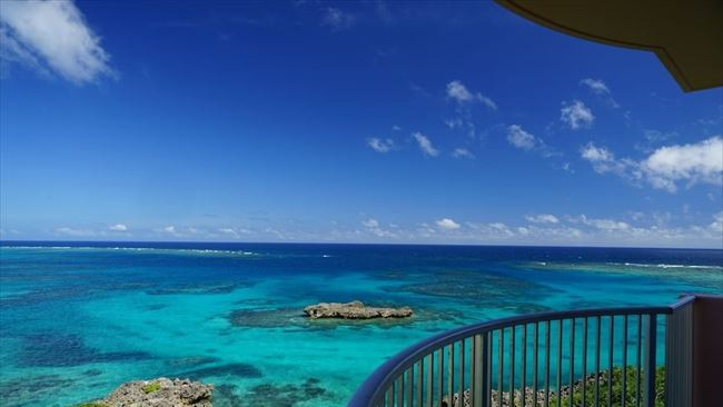 【沖縄】1万円以下で泊まれるホテル3選！　“オーシャンビューが望める”絶景ルームまとめ