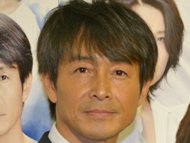 吉田栄作、キスシーンは「慣れなるものじゃない」