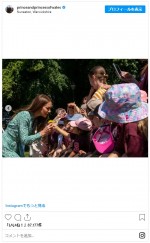 キャサリン妃、グリーンのレオパード柄ワンピで「Riversley Park Children’s Centre」を訪問　※「プリンス＆プリンセス・オブ・ウェールズ」インスタグラム