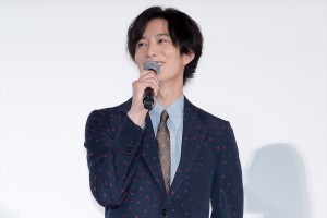 岡田将生、映画『1秒先の彼』プレミア舞台挨拶に登場