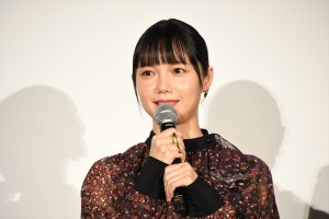 宮崎あおい、映画『大名倒産』公開初日舞台挨拶に登場