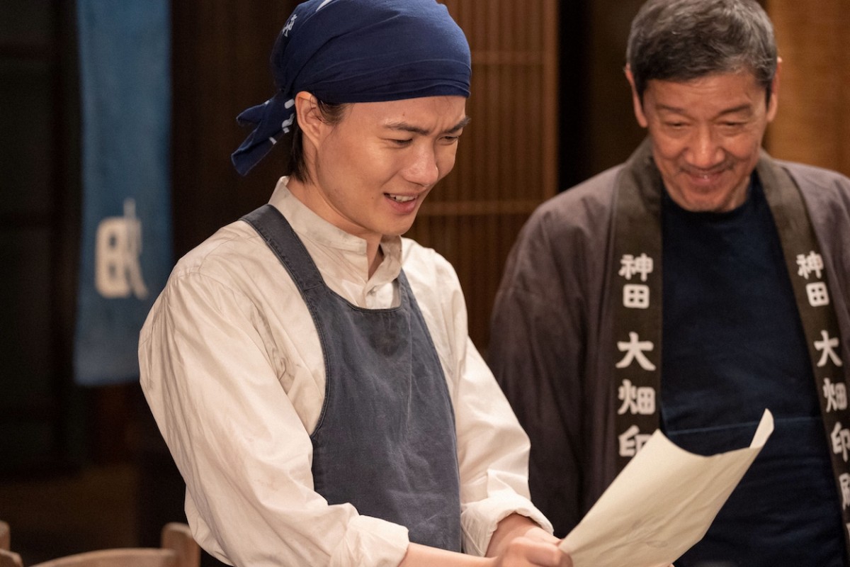 明日の『らんまん』“寿恵子”浜辺美波、“万太郎”神木隆之介を見かけて思わず身を隠してしまう
