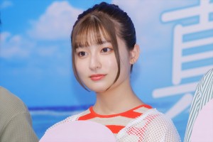 吉川愛、月9ドラマ『真夏のシンデレラ』制作発表会見に登場