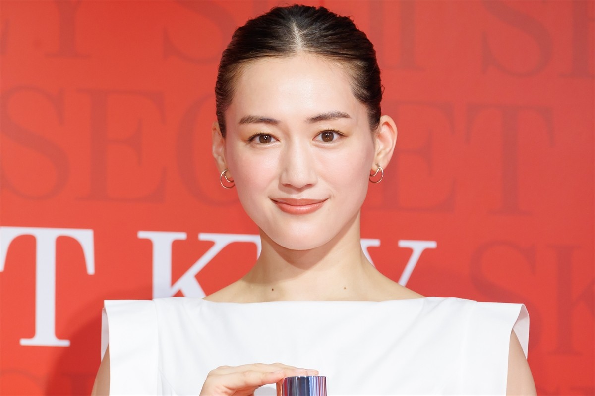 綾瀬はるか、「SK-II シークレットキーハウス」オープン記念イベントに登場