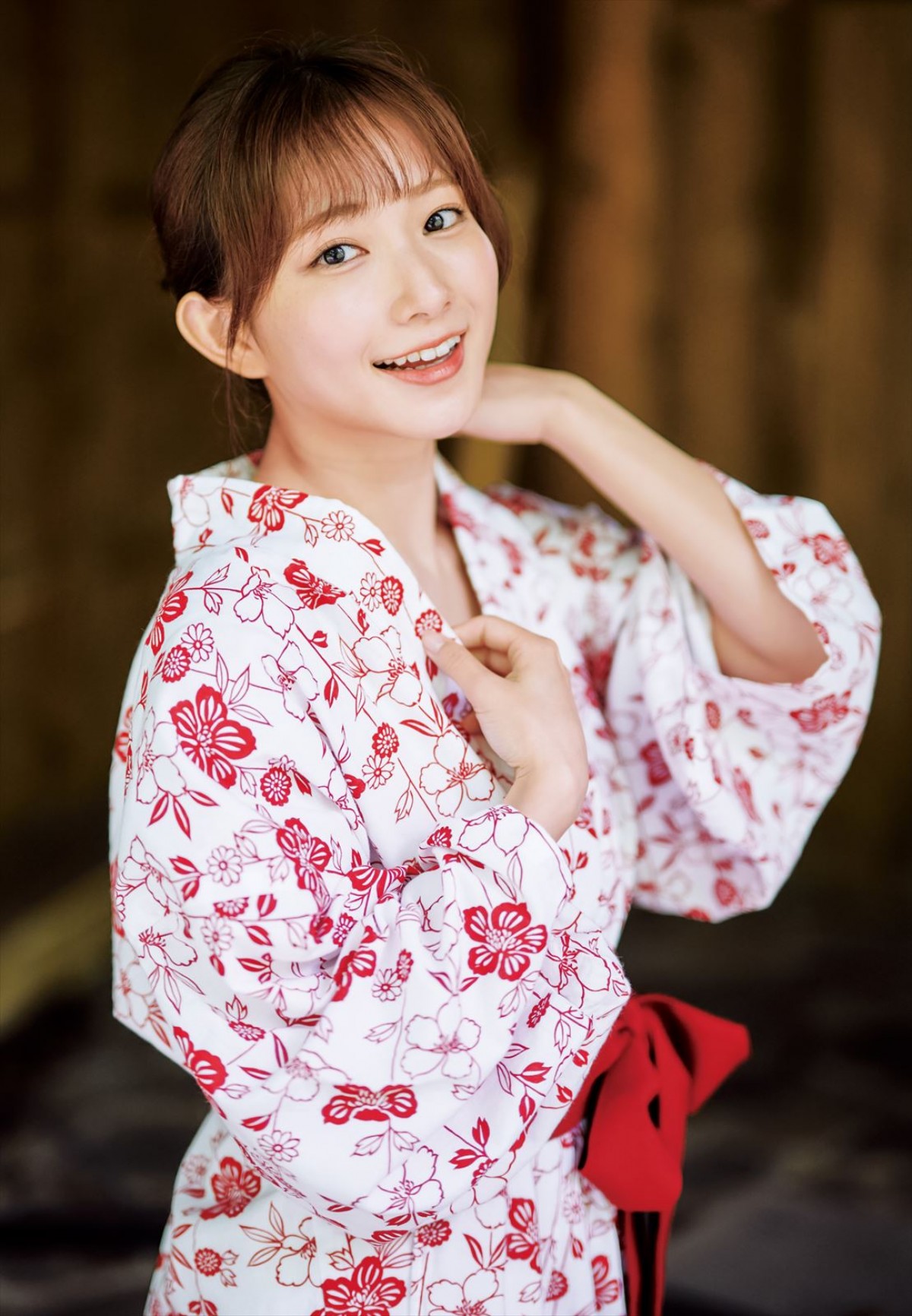 「彼女にしたい声優No.1」青山なぎさ、爽やかな白のノースリーブワンピ姿を披露